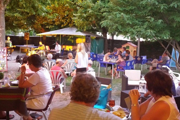 /campings/francia/provenza-alpes-costa-azul/vaucluse/Lou Comtadou/camping-lou-comtadou-1547027341-xl.jpg